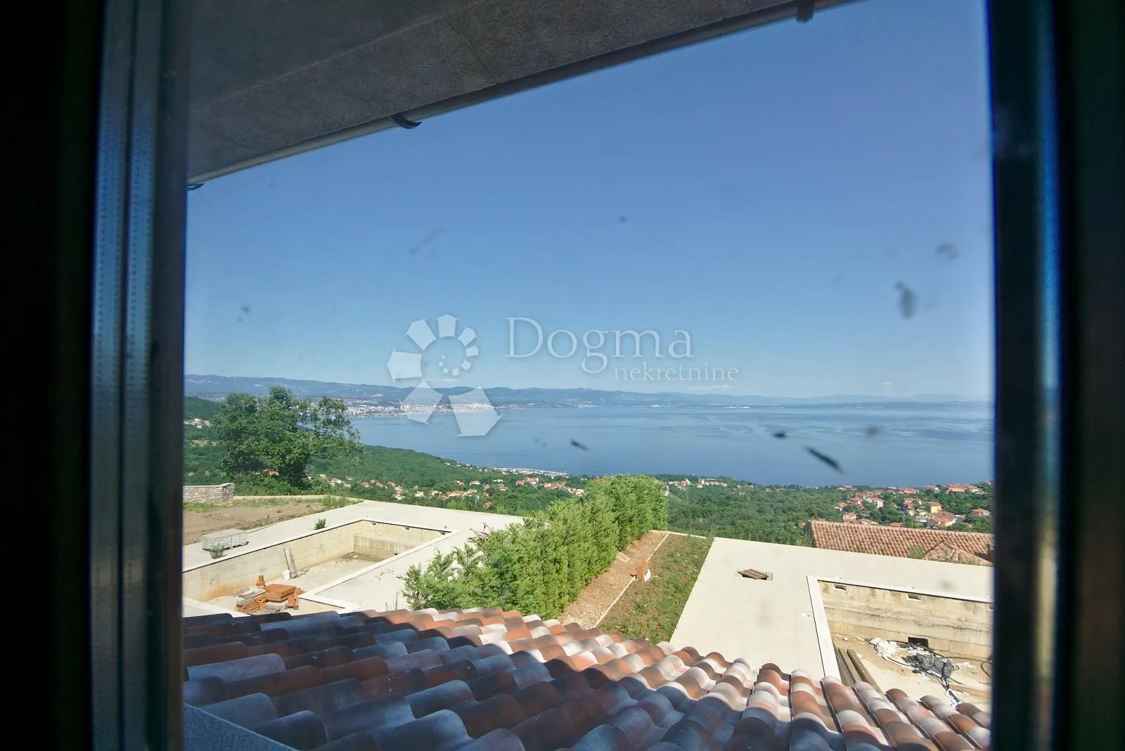 opatija, poljane- kuća sa dva dvoetažna stana dva bazena i panoramski pogled! - slika 12