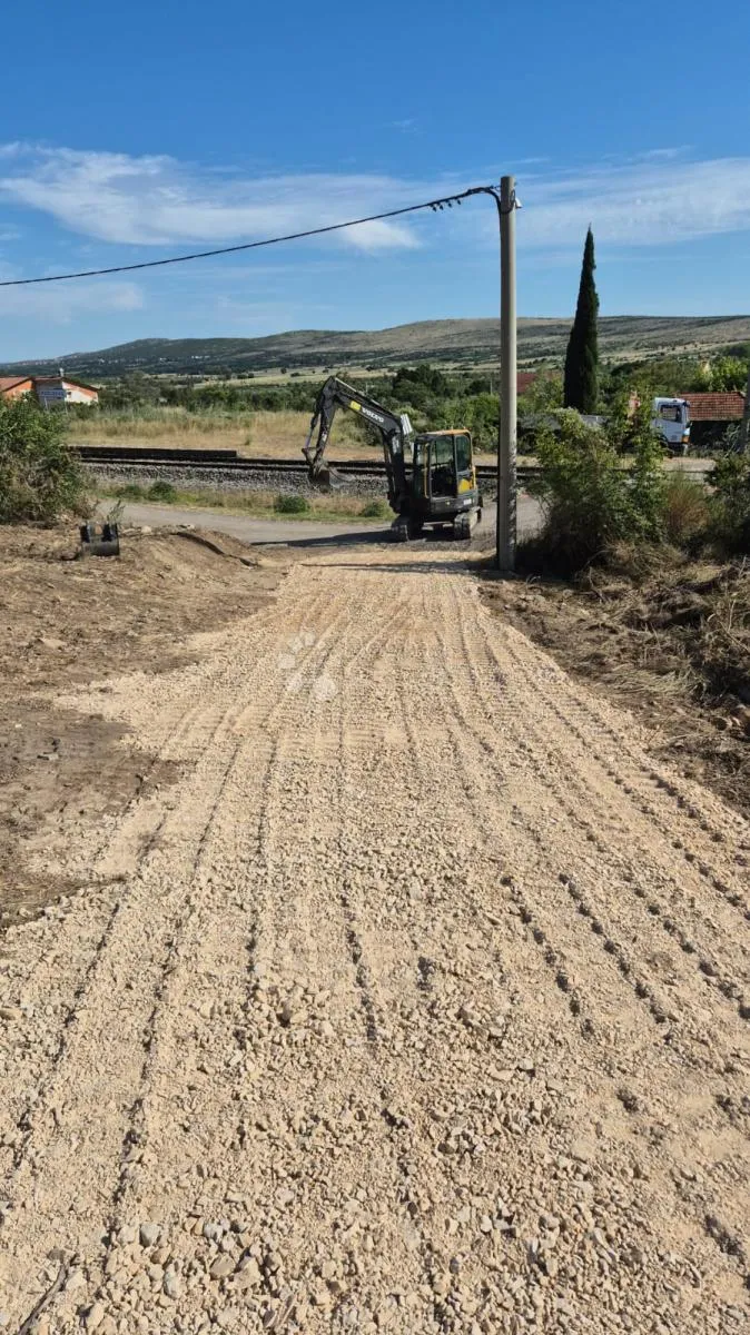 kamena kuća za adaptaciju i zemljište u miru ravnih kotara - slika 7