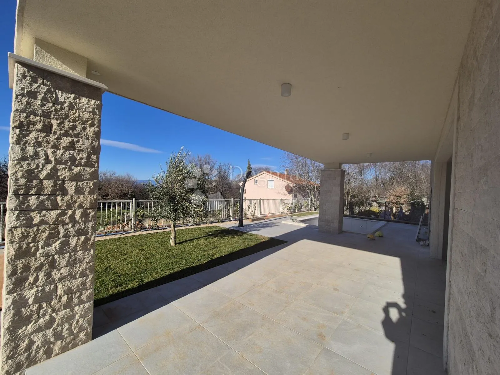 villa sa bazenom malinska krk - slika 24