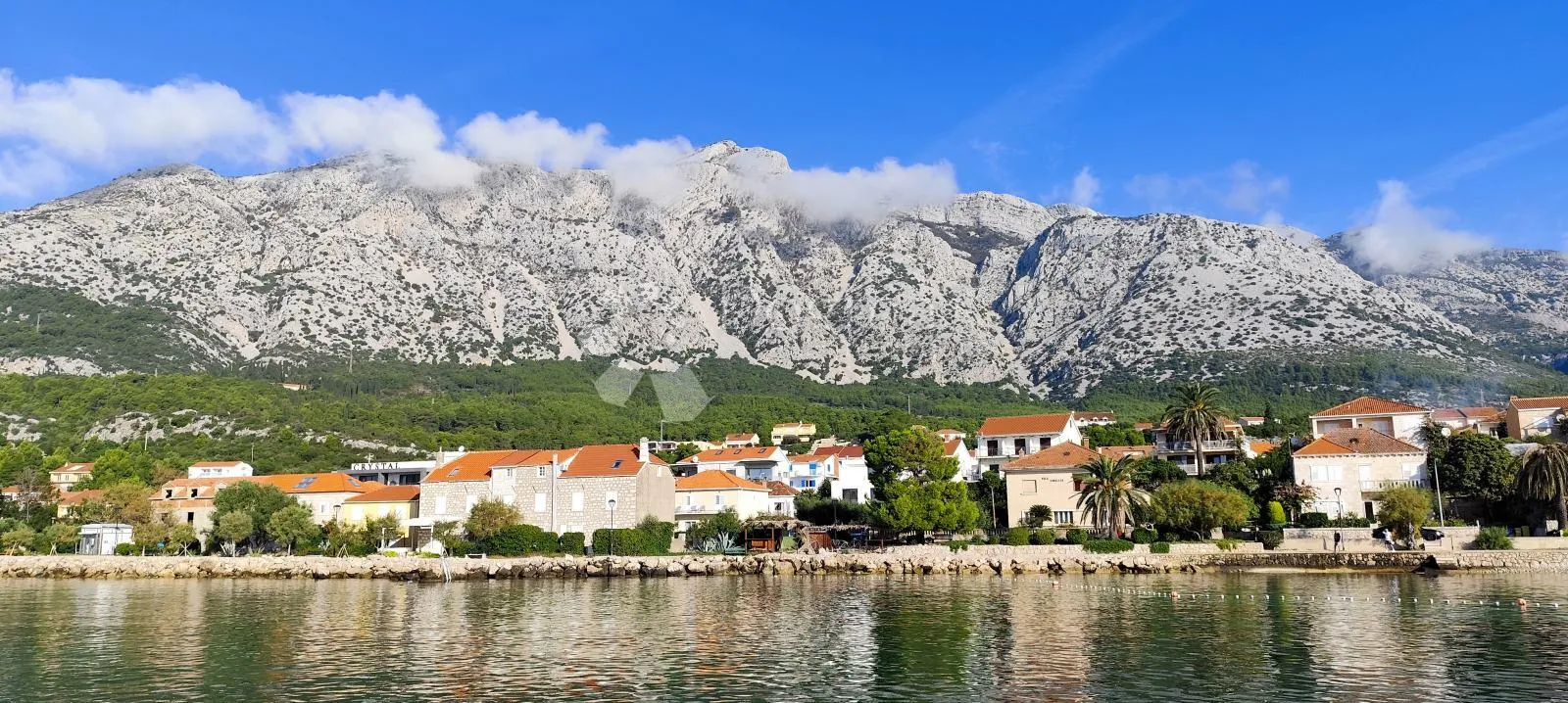 apartmani u srcu orebića – kuća na prodaju - slika 11