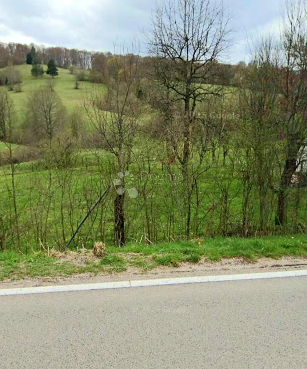 zemljište u jezercu, plitvička jezera - slika 1
