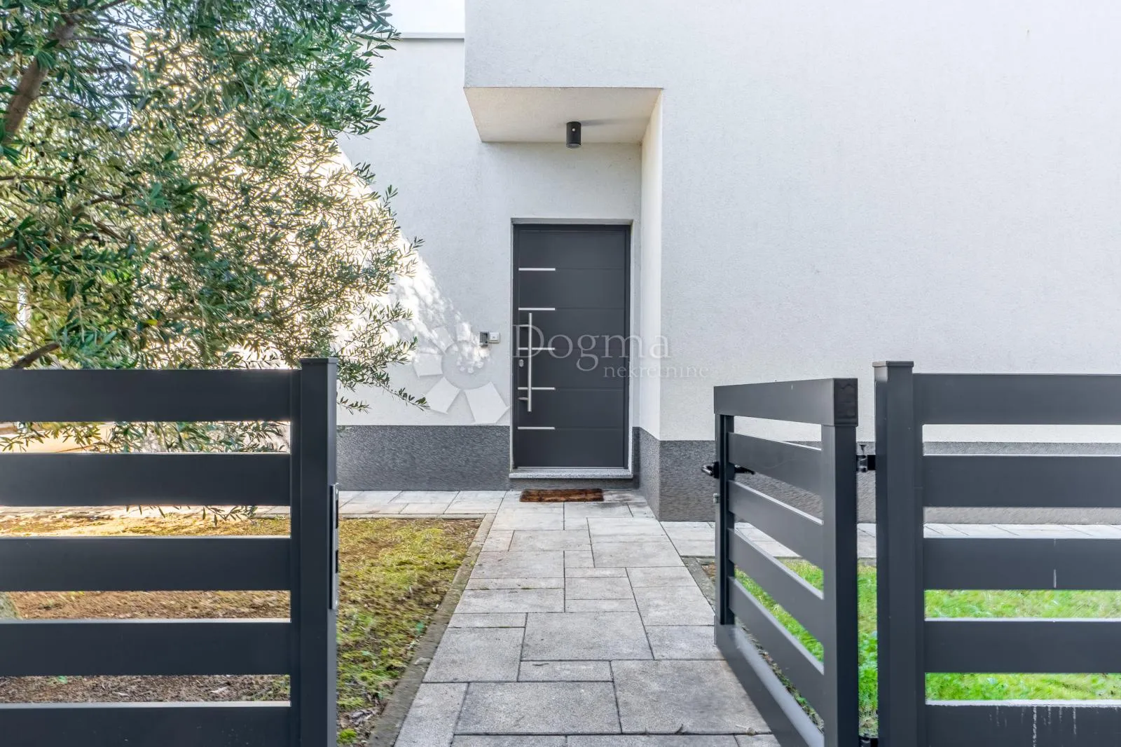 ekskluzivna nekretnina u kostreni – cijela etaža, apartman i velika garaža sa spremištima! - slika 21