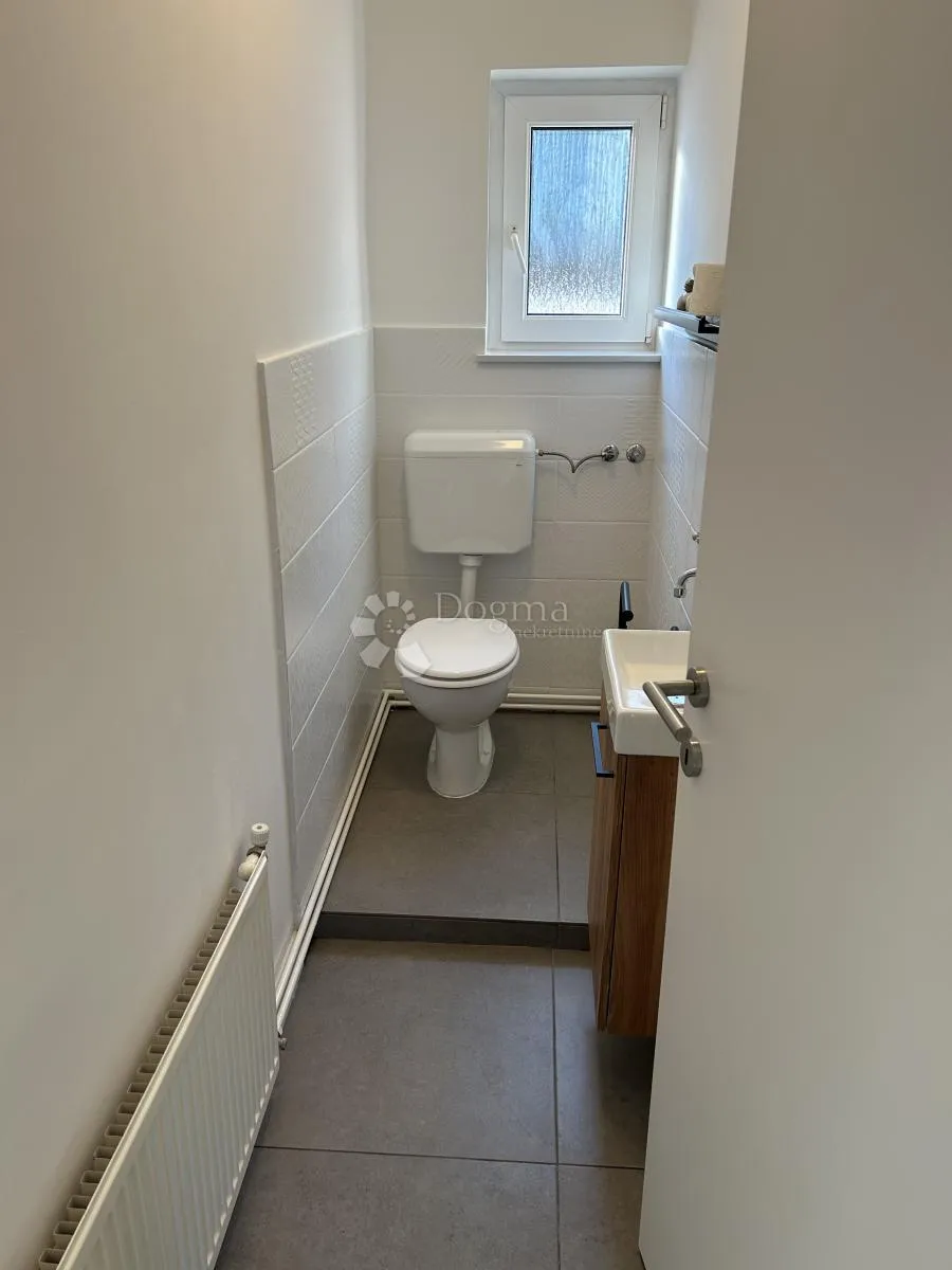 uredski prostori 100 m2 - grbci - slika 9