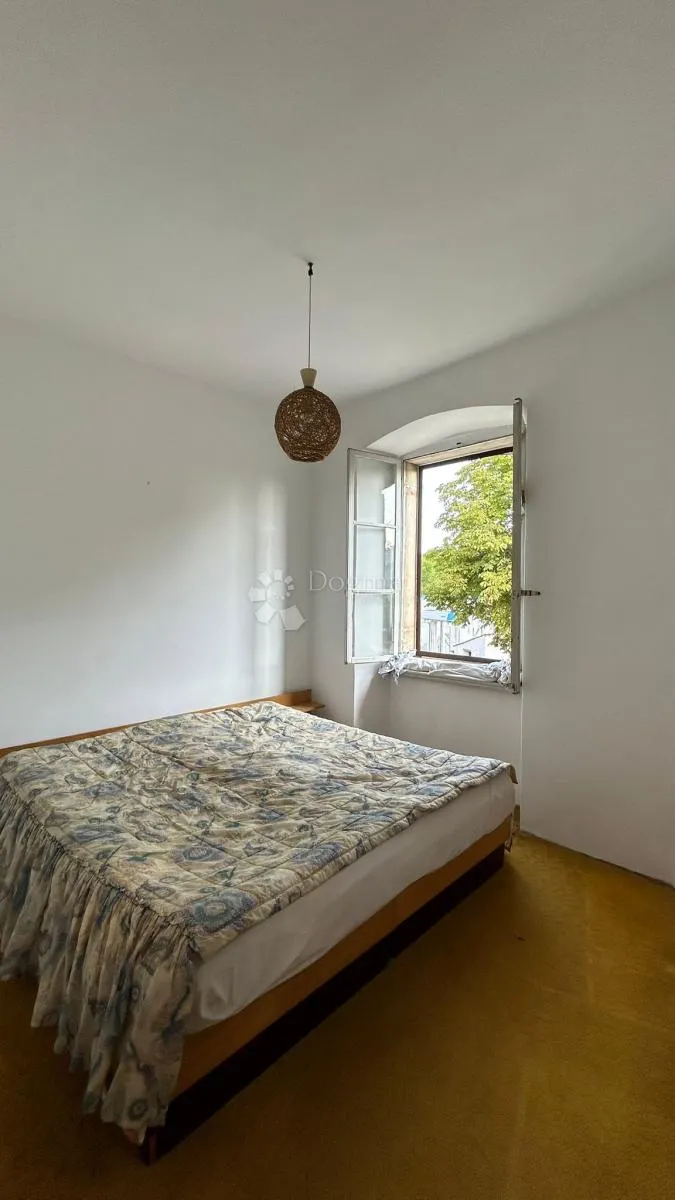 kamena kuća sa velikom okućnicom - kanfanar - slika 10