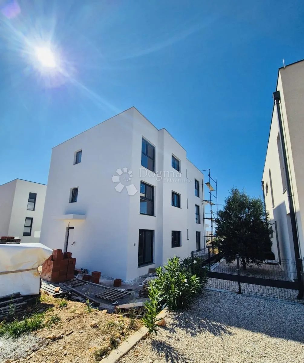 veličanstvena novogradnja s pogledom na more i s terasom od 72 m2! - slika 2