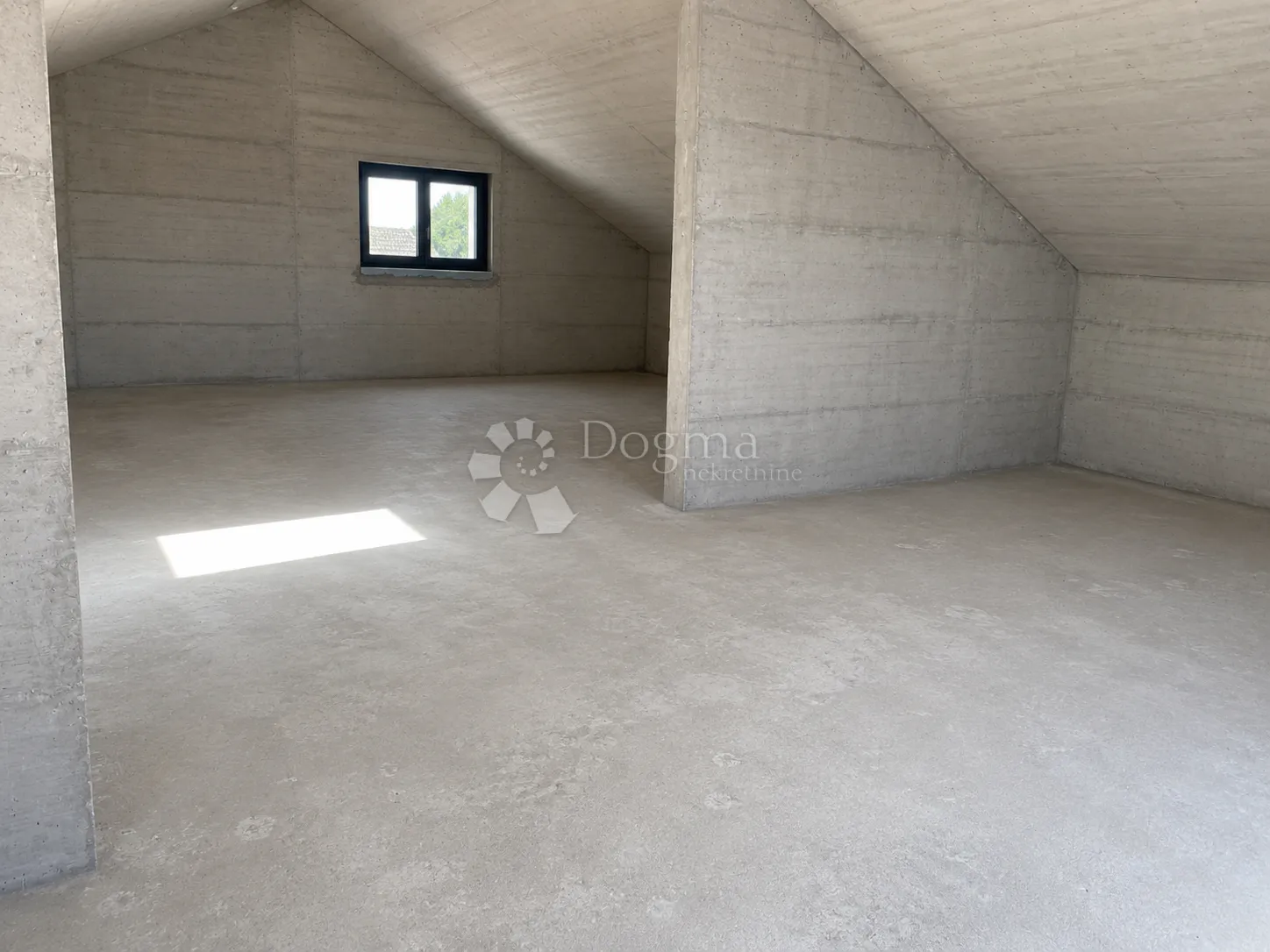 dvoetažni penthouse s panoramskim pogledom na more – baška voda - slika 5