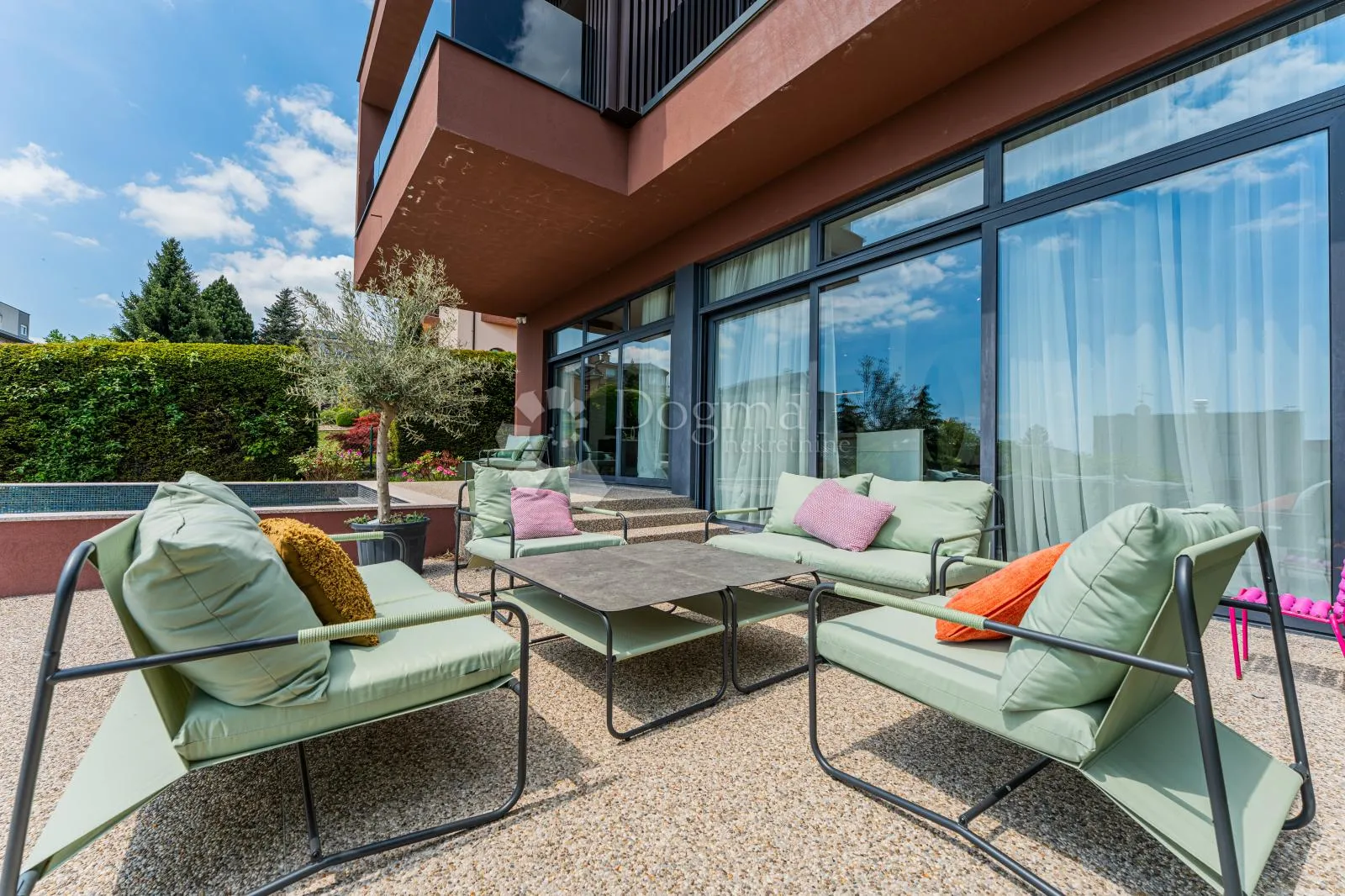 šestine – moderna vila 400 m² bazen zelenilo najam - slika 60