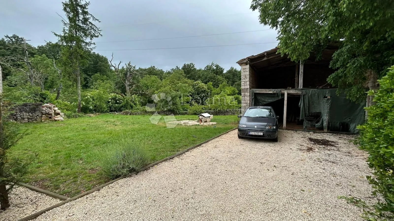 kuća s renoviranim stanom i građevinskim zemljištem, 5 minuta od pazina - slika 21