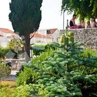 prekrasna kamena kuća u centru punta - slika 2