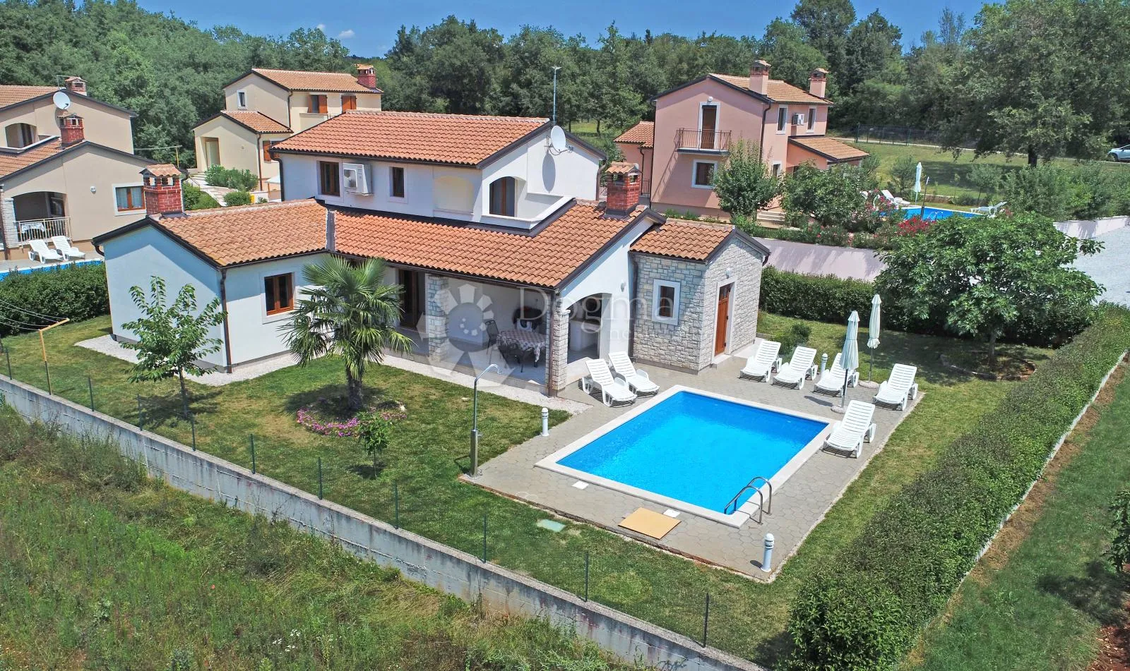 prekrasna kuća s bazenom u okolici poreča i 3 spavaće sobe - slika 3