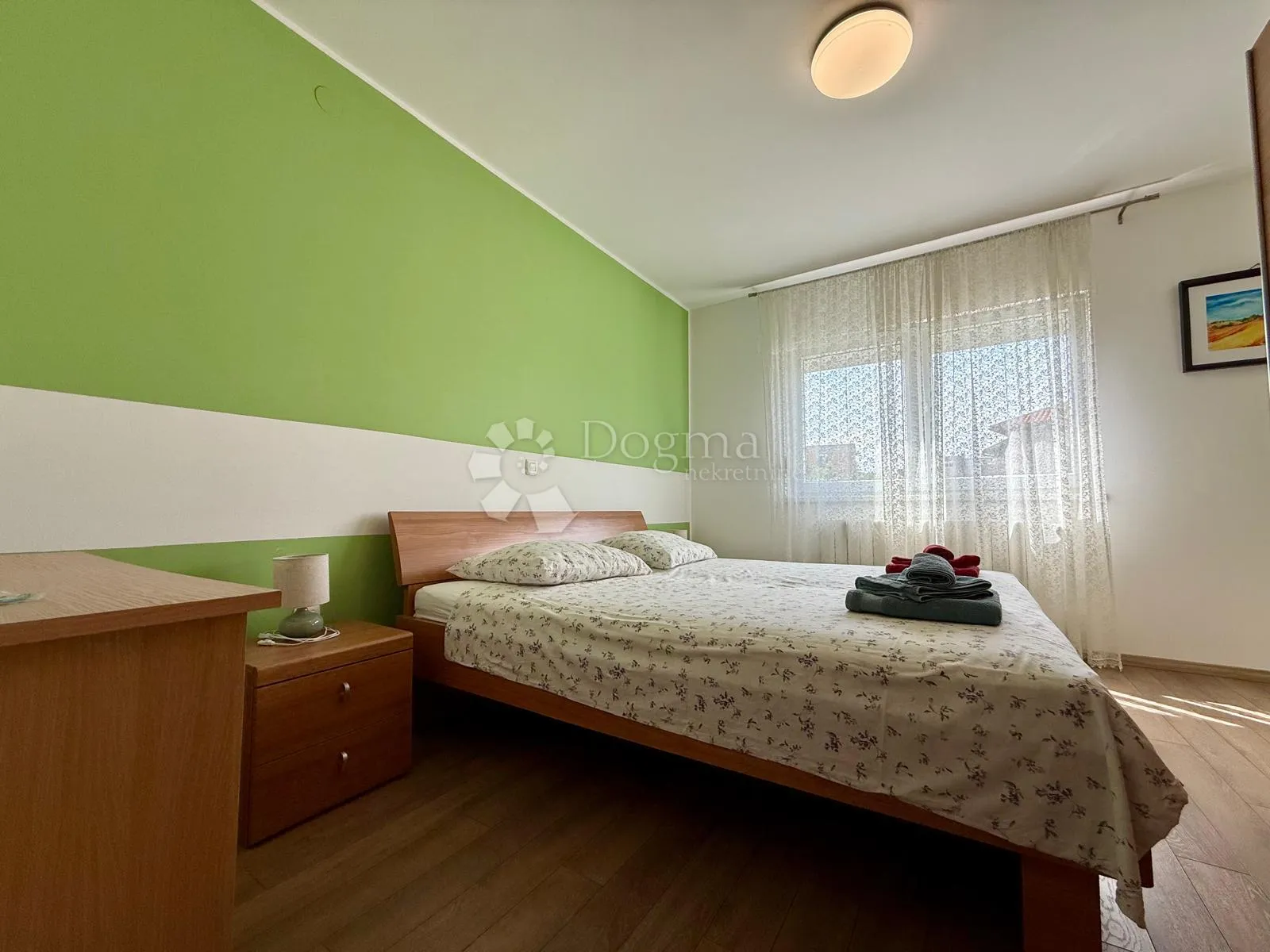 prostran dvosoban stan, 90 m²– pula (01.09. – 01.06.) - slika 10