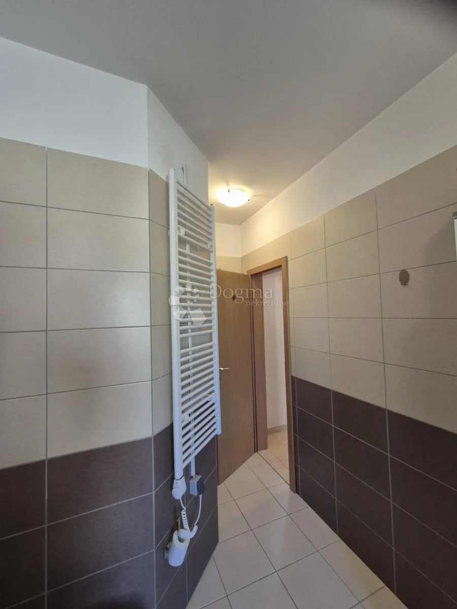 ekskluzivan stan sa privatnom terasom125m2, samo 150 metara do plaže - slika 34