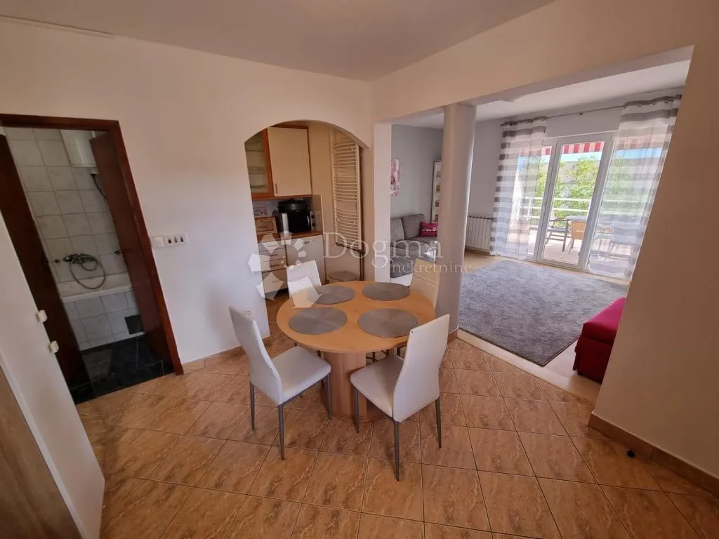 dva apartmana - prilika za investitore - slika 10