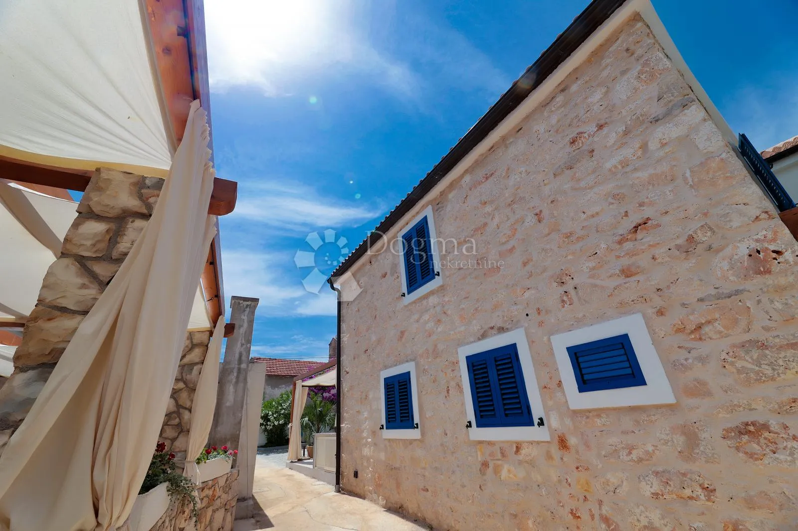 mediteranski biser na otoku molatu – dvojna kuća s velikim turističkim potencijalom - slika 3