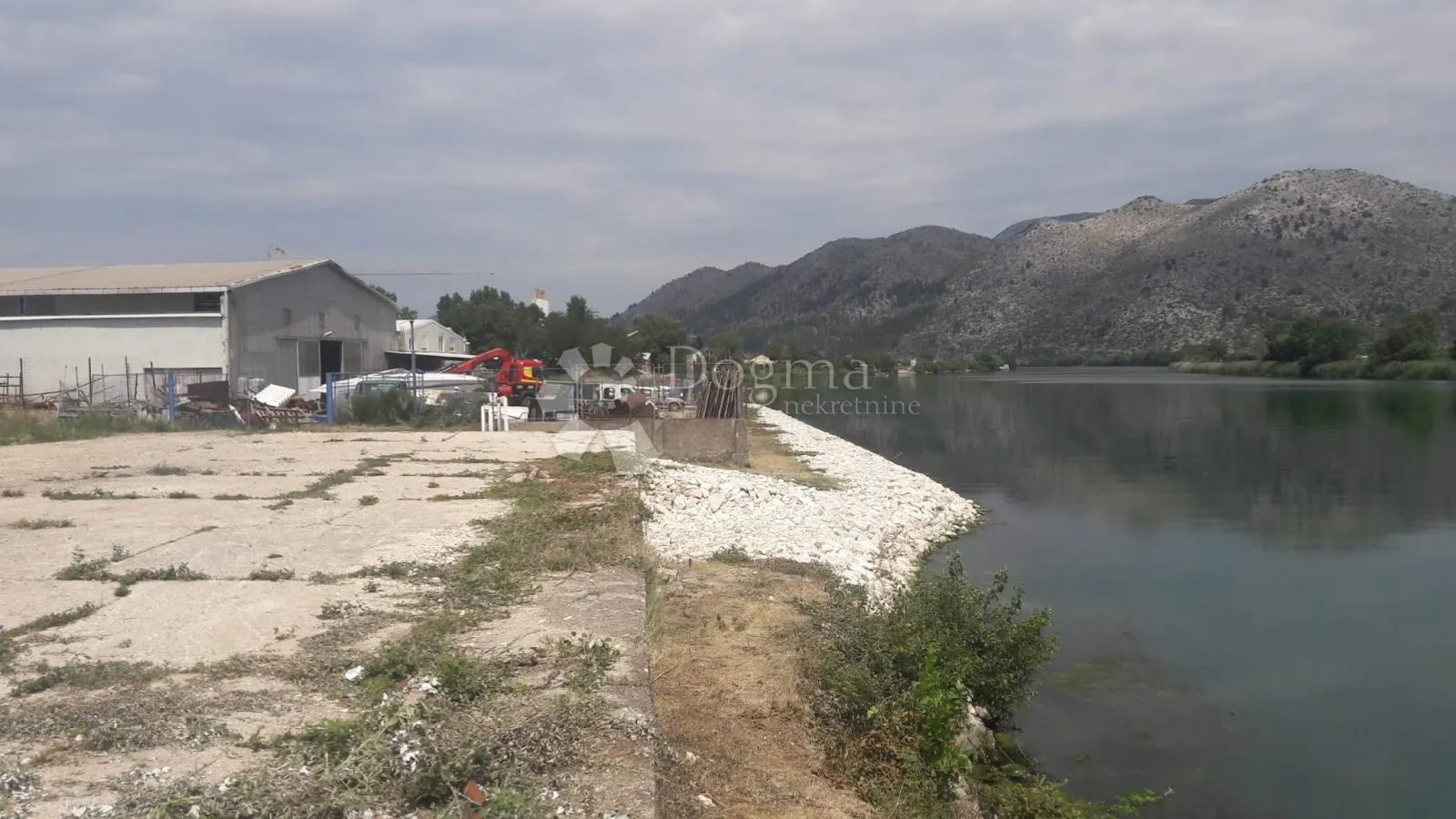 proizvodno–skladišni kompleks u opuzenu 1750 m2 - slika 8