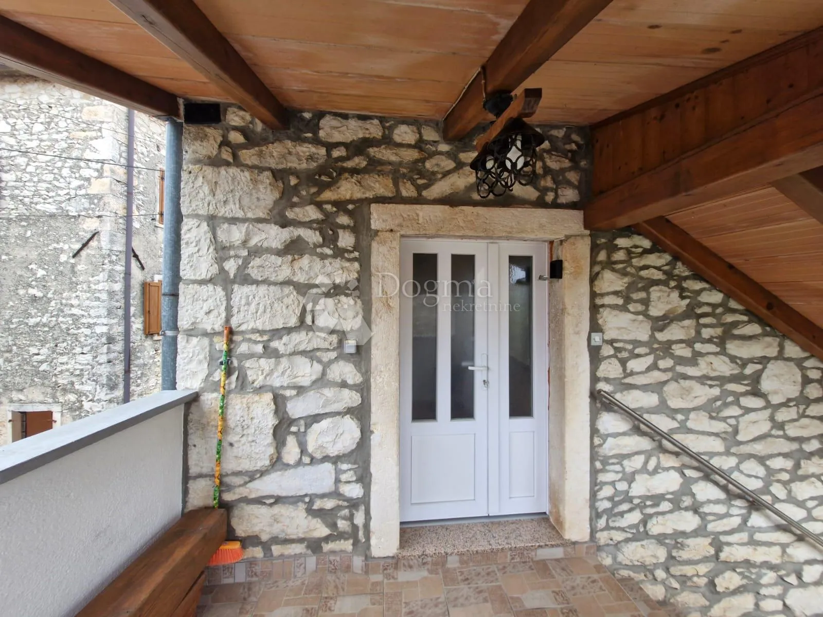 dvije prekrasne kuće u nizu - brtonigla - slika 25