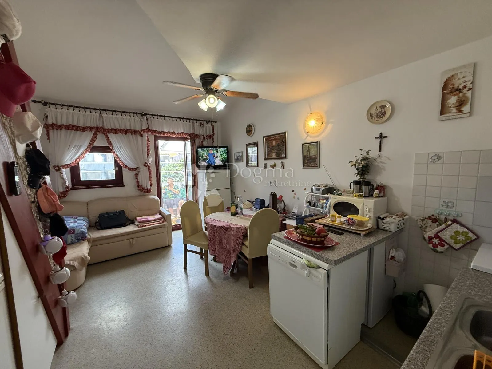 apartman dvoetažni stinica velika terasa pogled more - slika 10