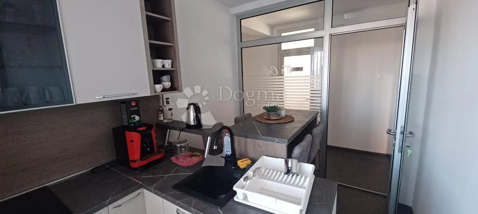 prodaja poslovnog prostora – strogi centar osijeka 400 m² - slika 9