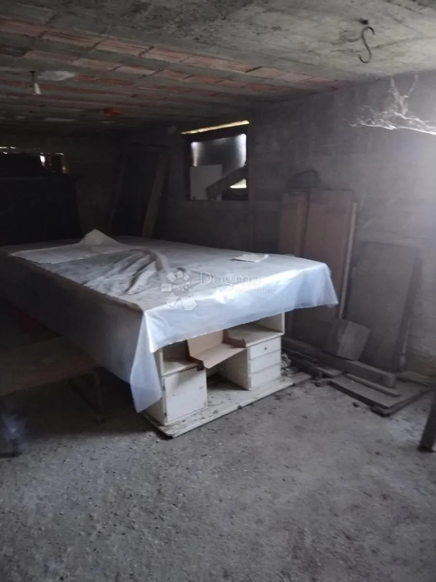 kuća sa zemljištem na prodaju - odmah useljiva ! - slika 37