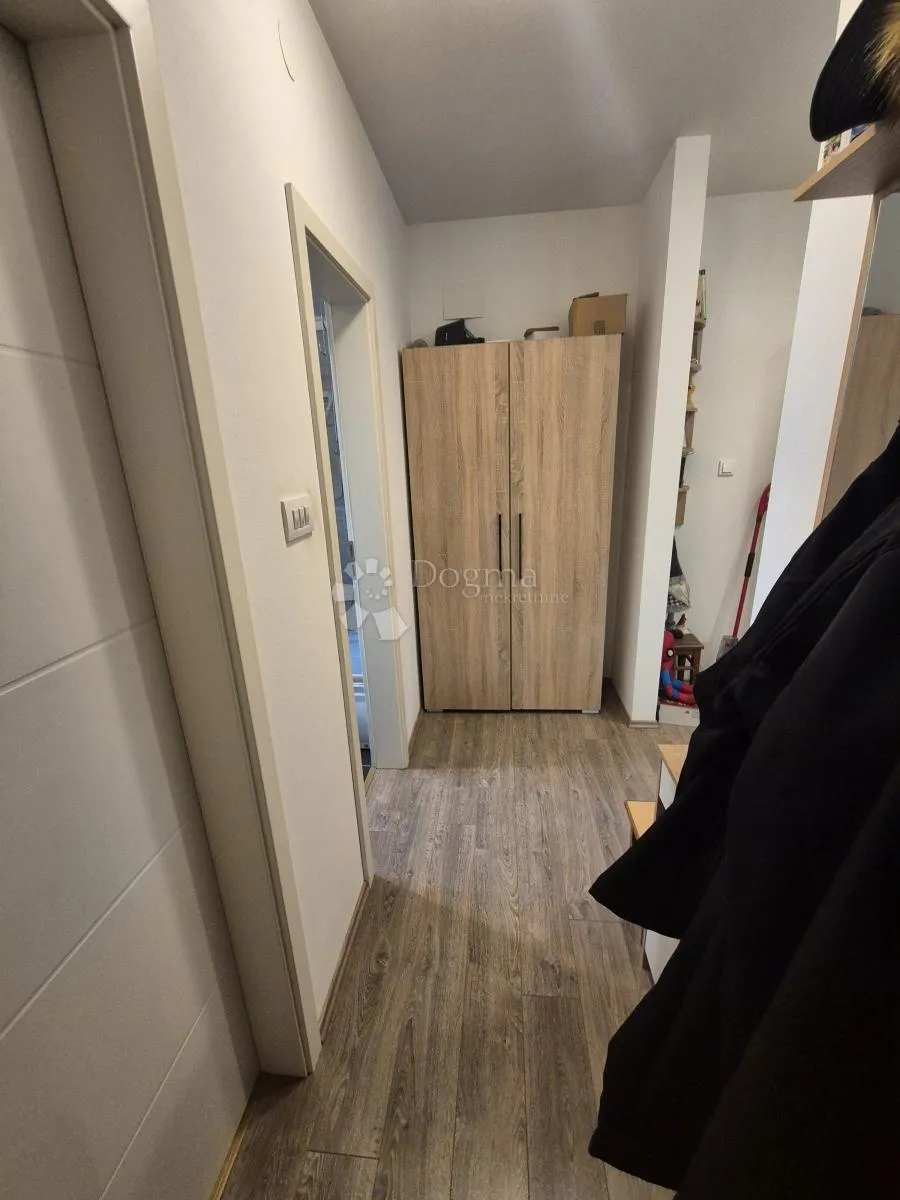 ekskluzivno! prostrani apartman 69 m² + 172 m² okućnice - slika 7
