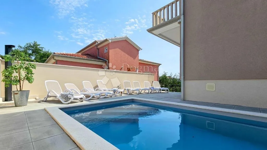 uređena vila s bazenom na 500m od mora - slika 33