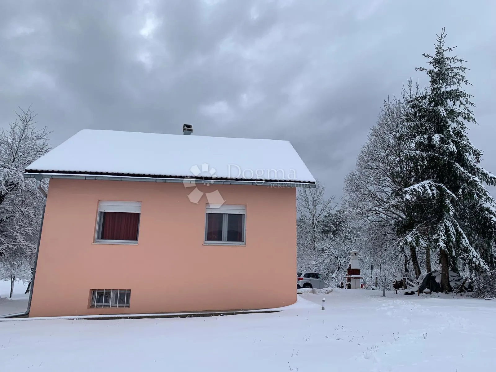 kuća lovinac - lika - slika 1