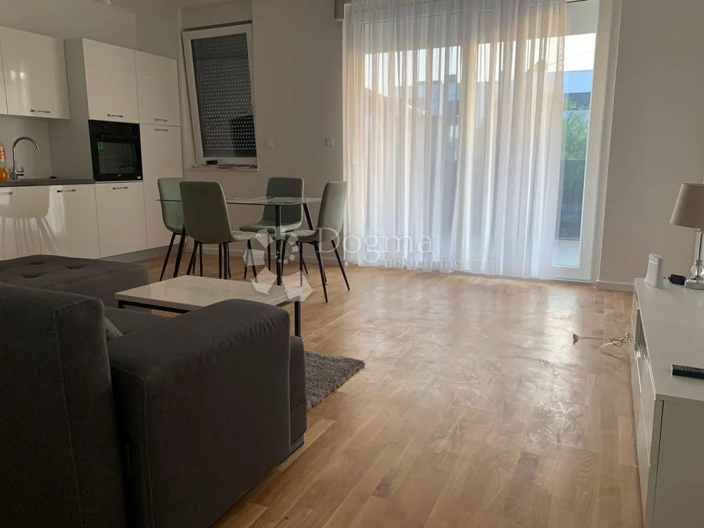 vodice-novogradnja sa garažom, 143m2 - slika 21