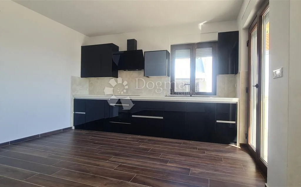 luksuzan apartman pored mora u povljani - slika 7