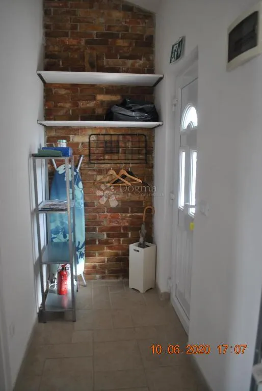 ekskluzivno! apartmanska vila u blizini mora - slika 2