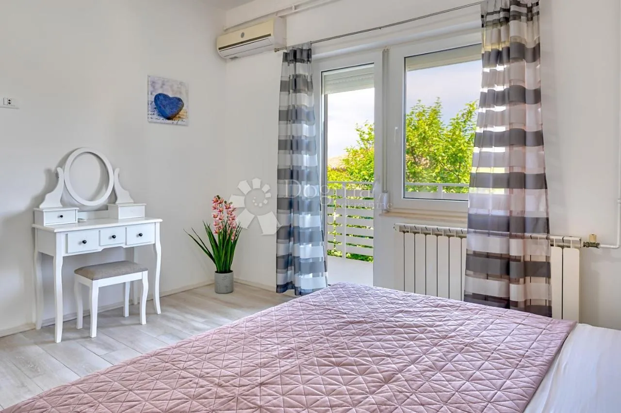 villa s bazenom - 900 m od plaže - slika 11