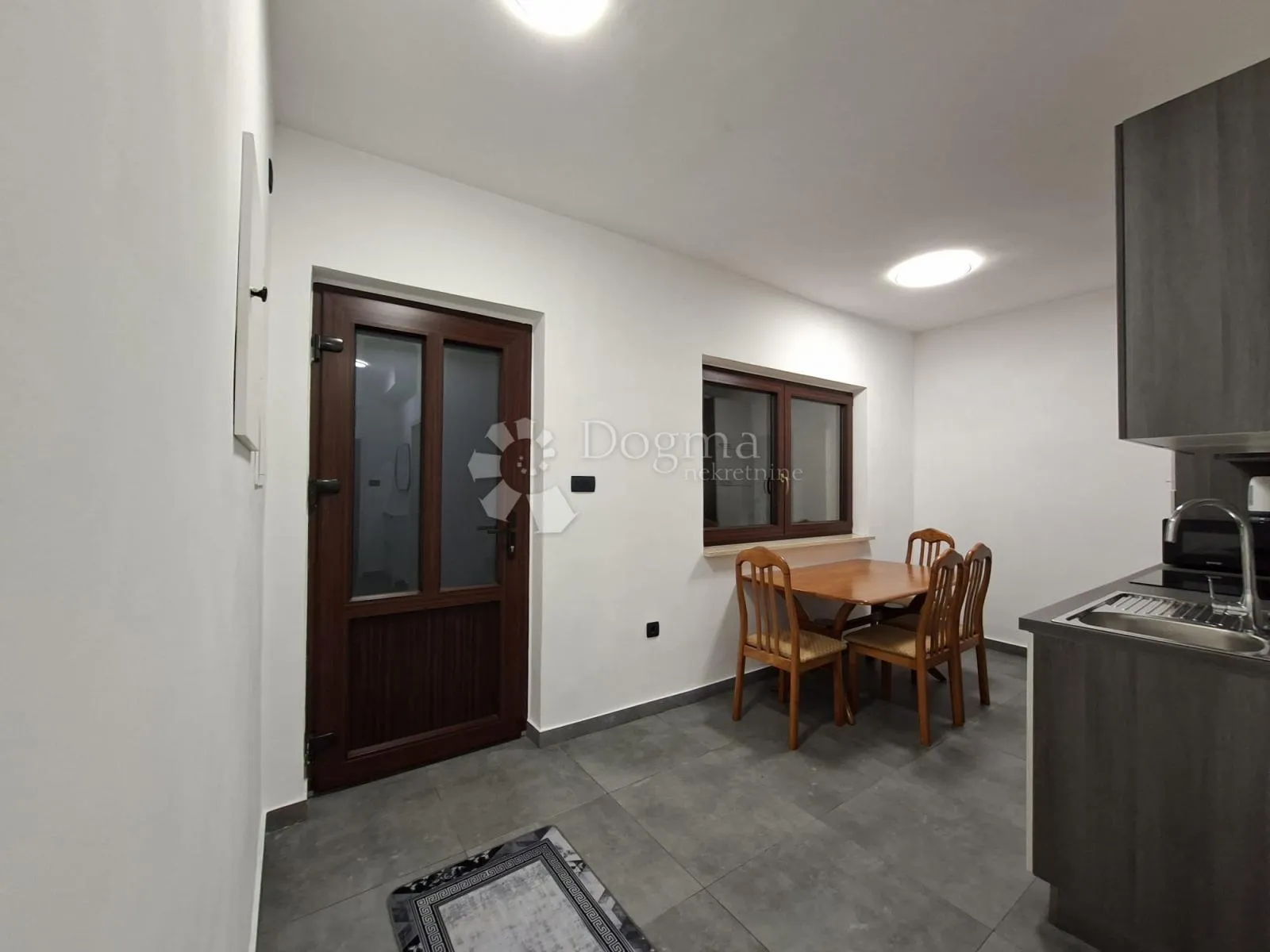 drenova etaža za 6 radnika najam - slika 16