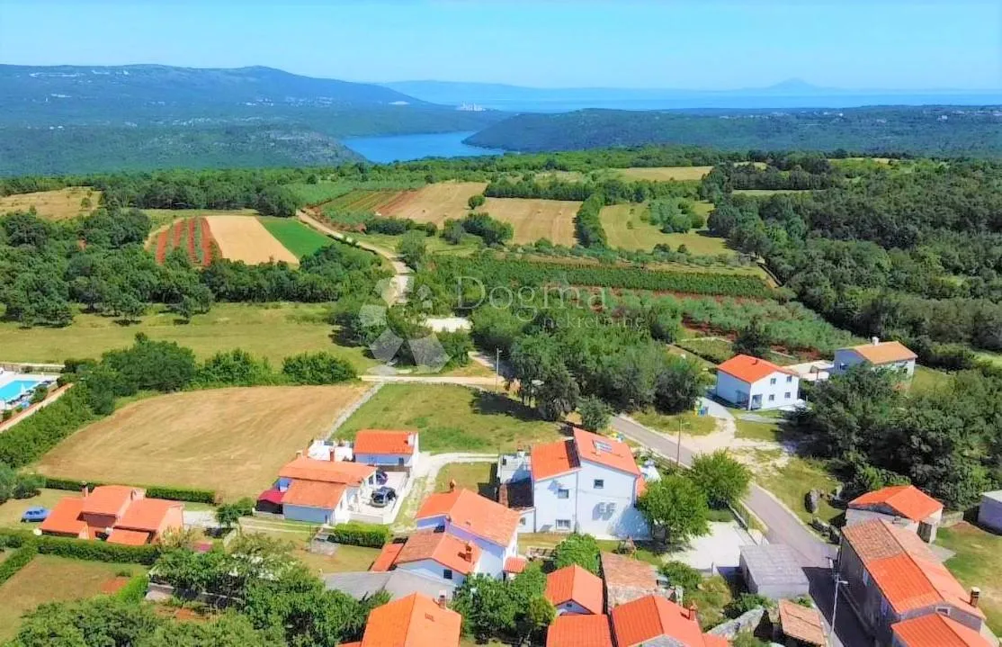 čarobna kuća 2 km od mora, na rubu sela - slika 2