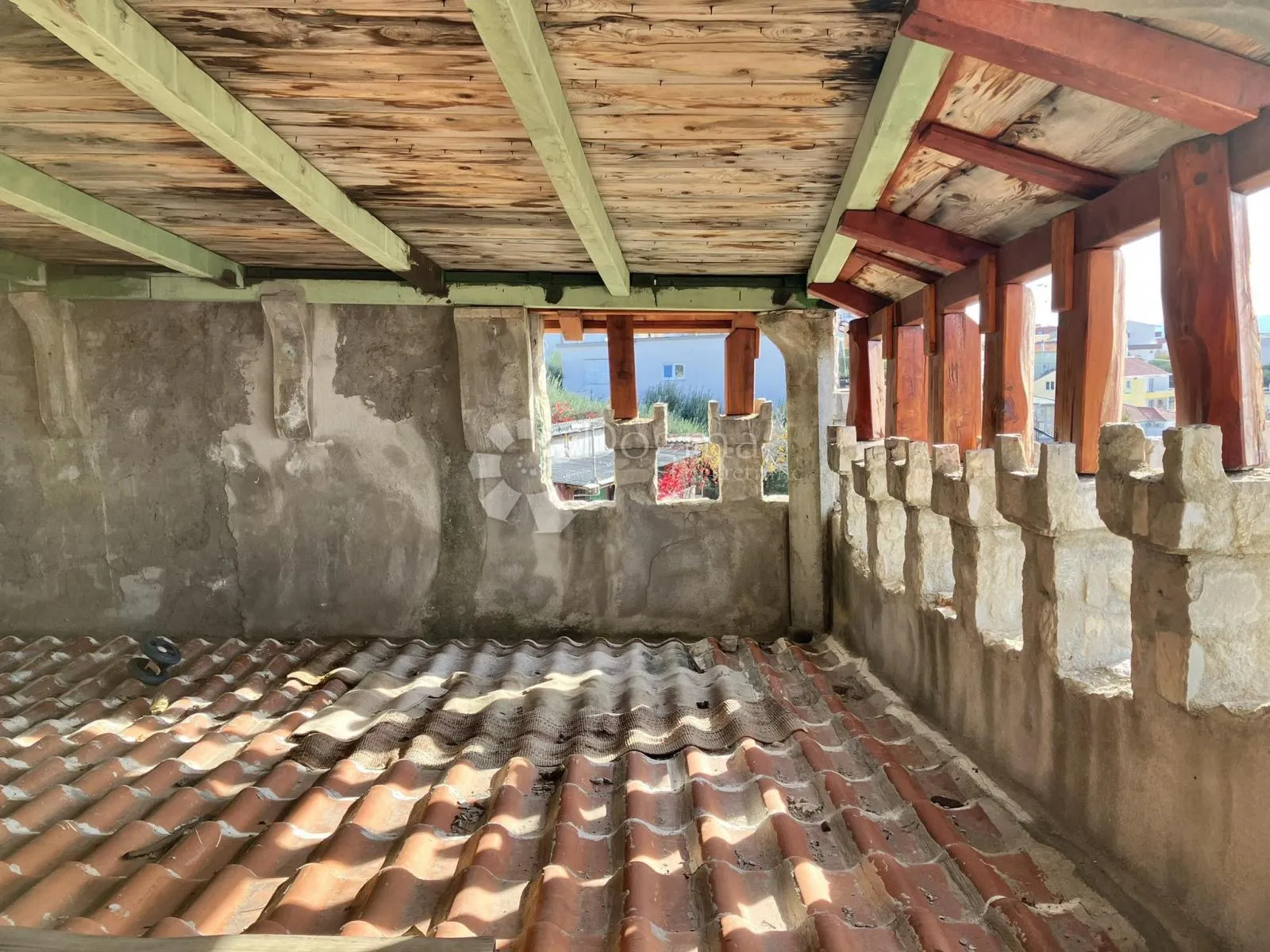 kameni ''dvorac'' s pogledom na more, omiš - slika 4