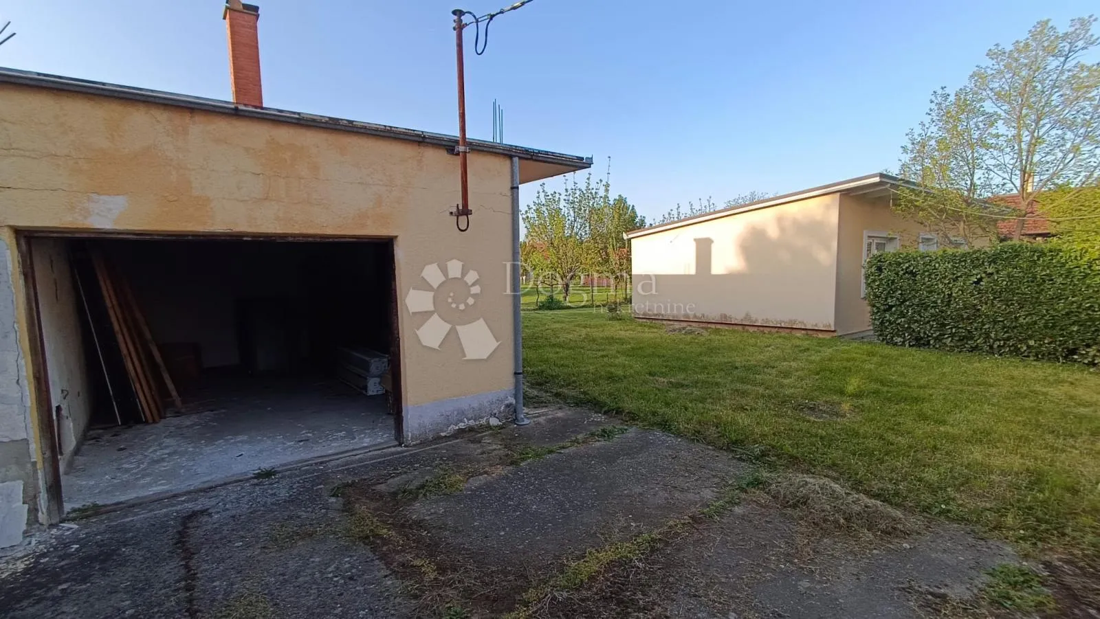 kuća u srcu đakova s terasom i okućnicom! - slika 3
