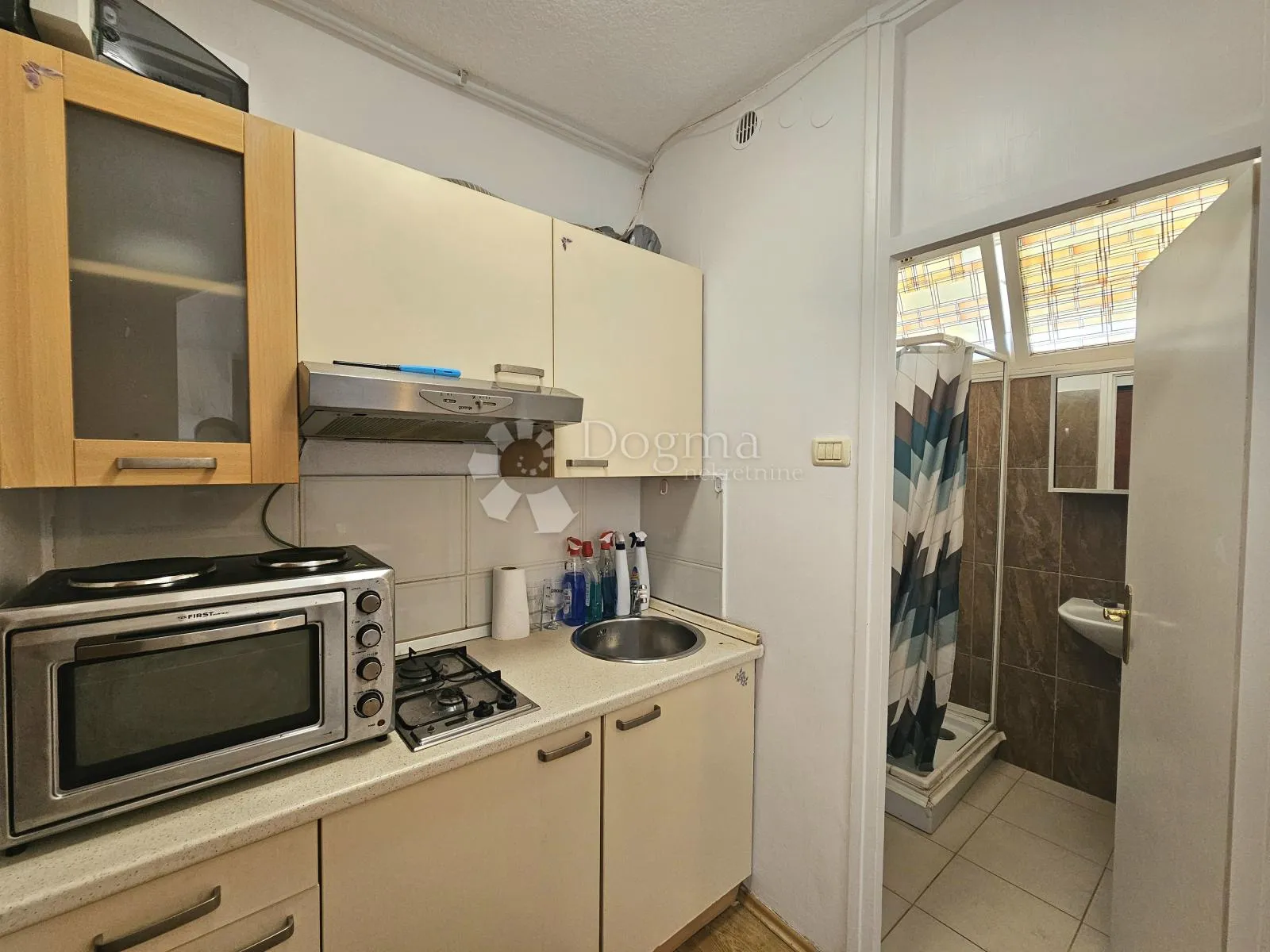 prilika – studio apartman u centru umaga - slika 7