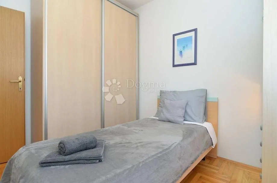 apartmanska kuća visokog potencijala 2 km od mora! - slika 8