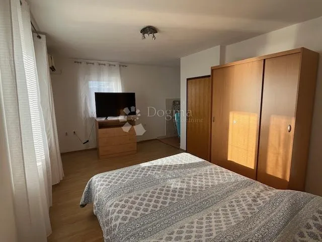 selce,dvije kuće nadomak centra - slika 11