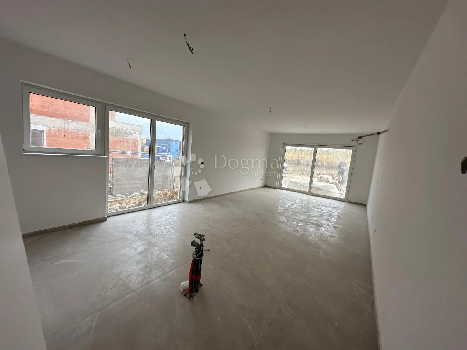 moderna novogradnja 70m od mora - slika 18
