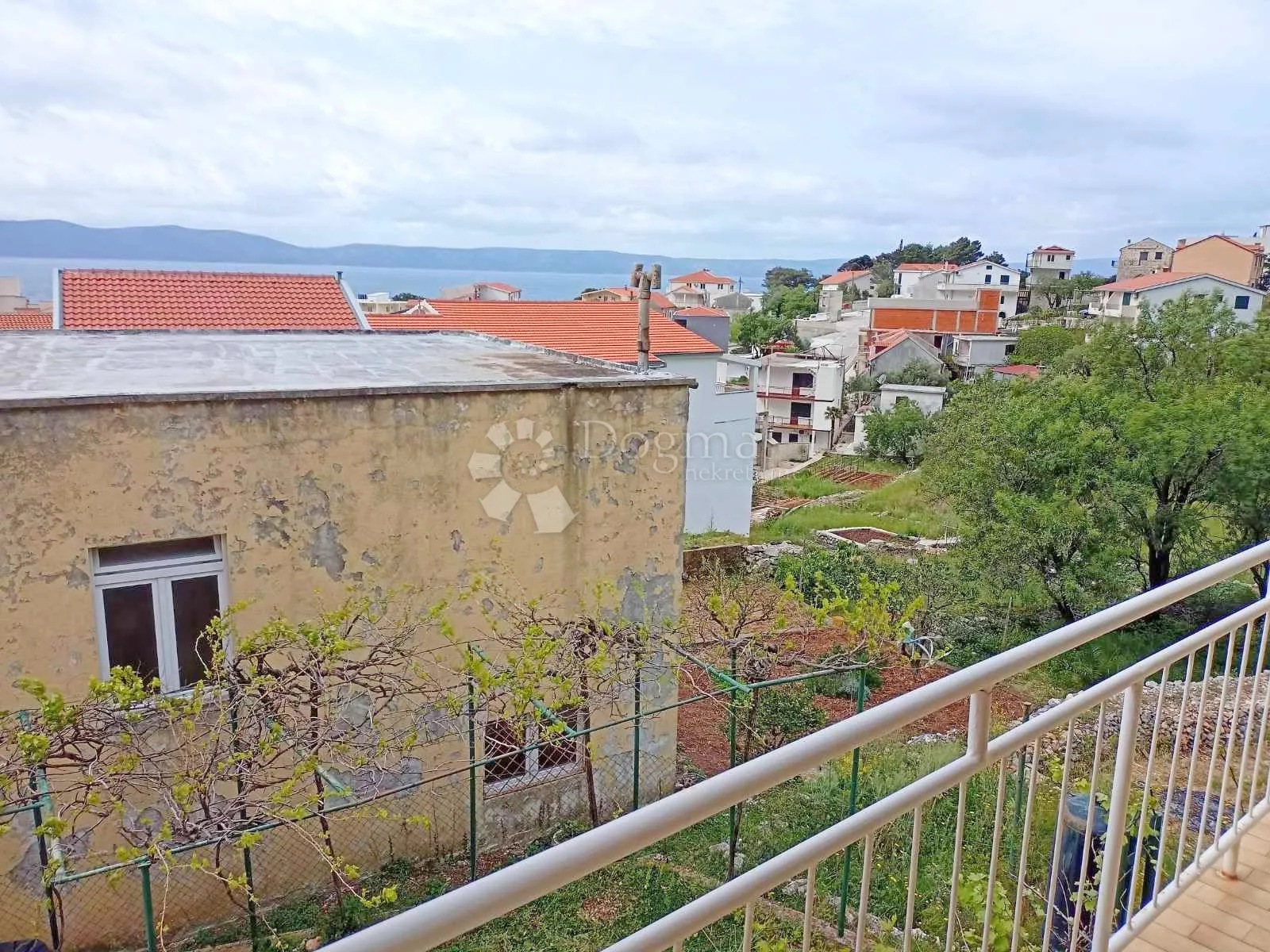 kuća sa dva stana i panoramskim pogledom - slika 15