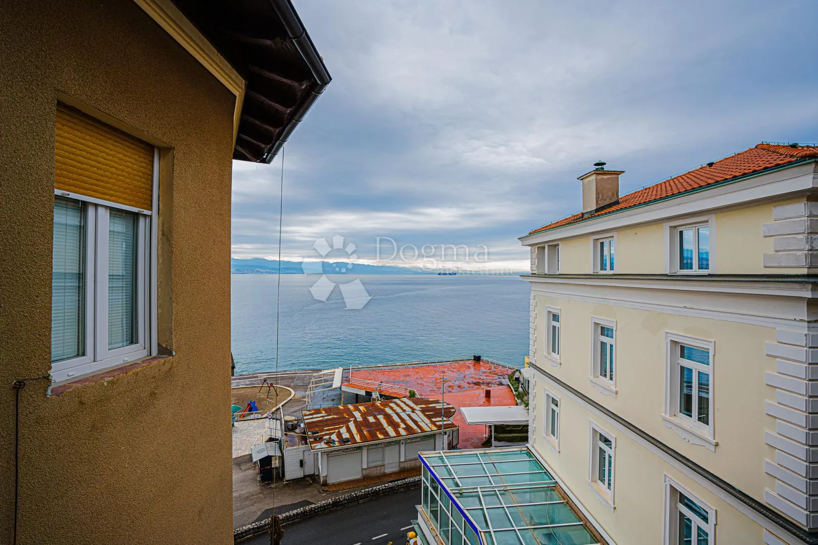 opatija, stan 43 m2, 1s+db sa 2 balkona - slika 12