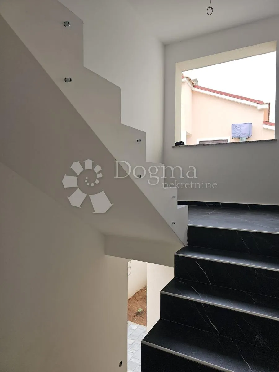 otok vir -prodaje se apartman 70 m2 plus krovna terasa 70 m2 - slika 6