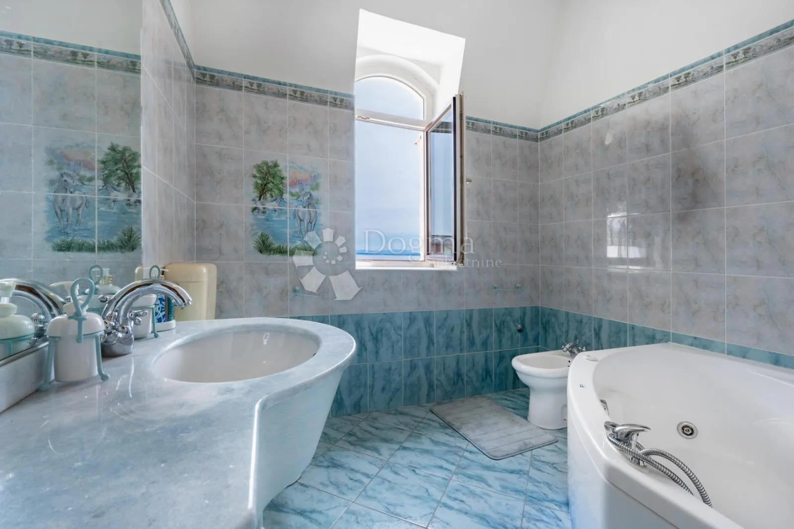 penthouse u vili u centru opatije - slika 8