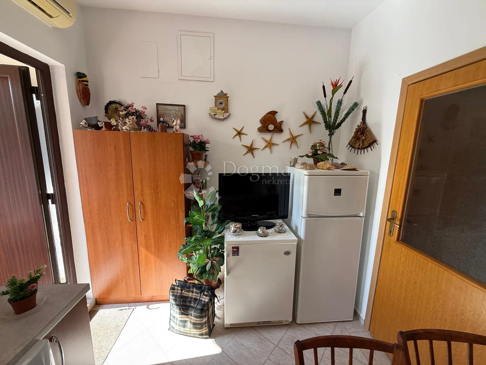 apartman s pogledom 50 m od mora - slika 14