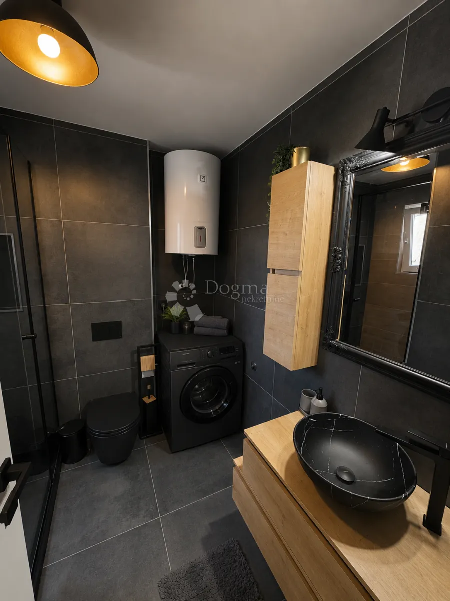 sunčan stan s prekrasnom lođom - 49.10 + 30 m2 - slika 8