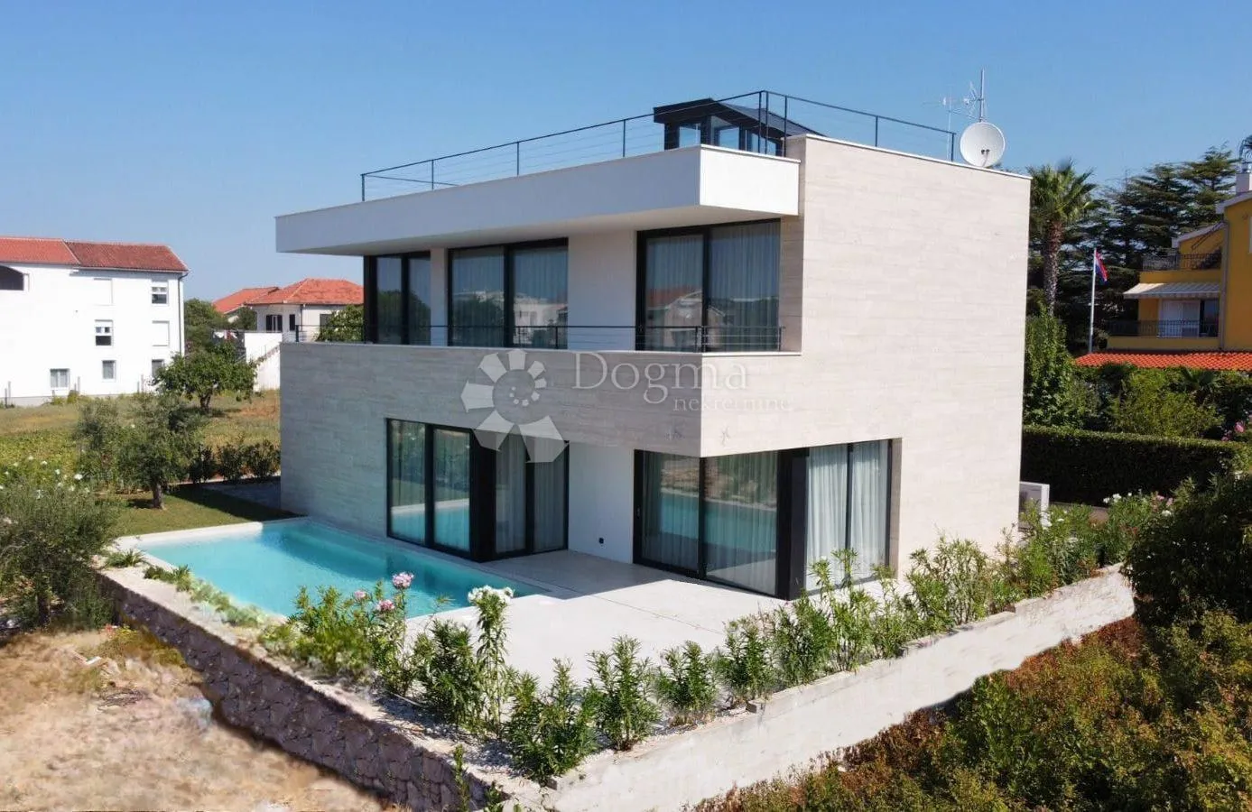 elegantna vila blizu mora - slika 5