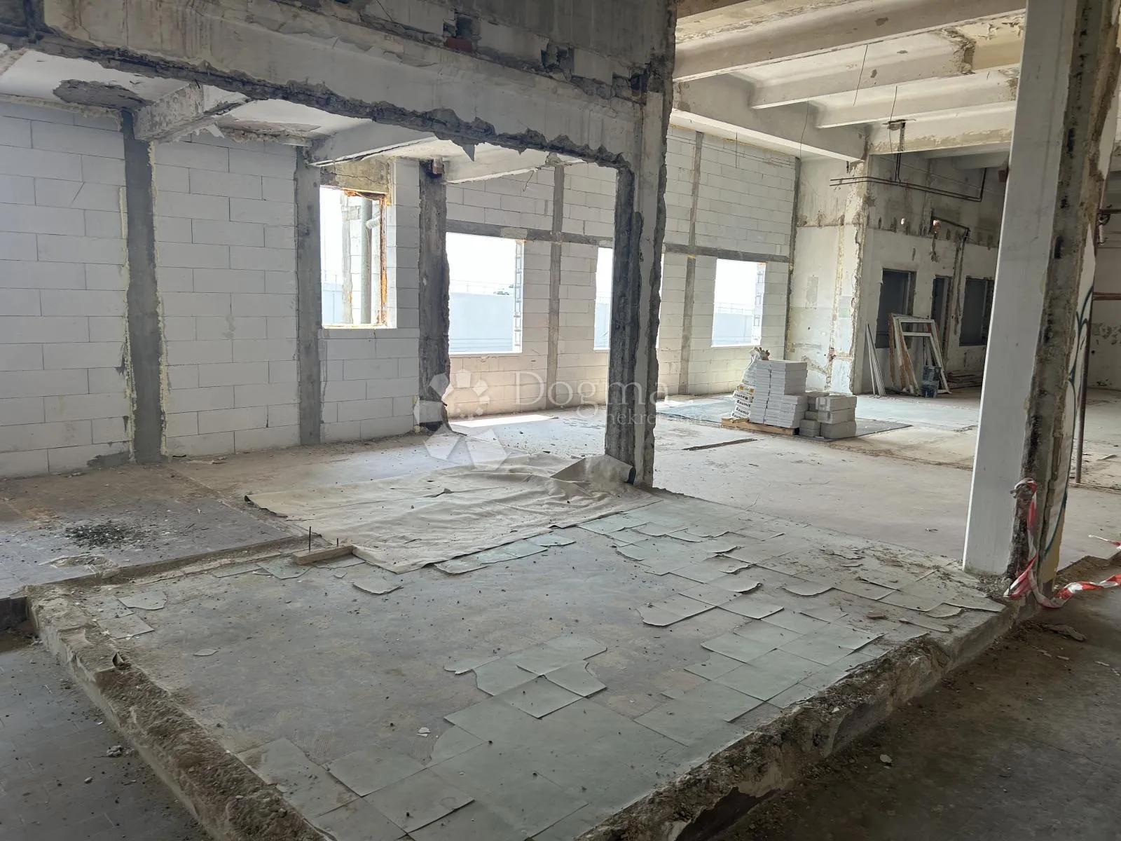 najam neuređenog poslovnog prostora širi centar rijeke - slika 5