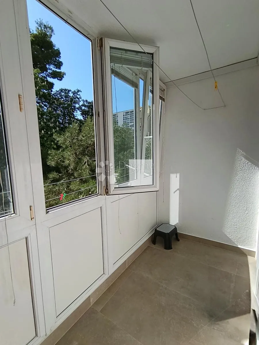 trosobni stan za najam, split - slika 13
