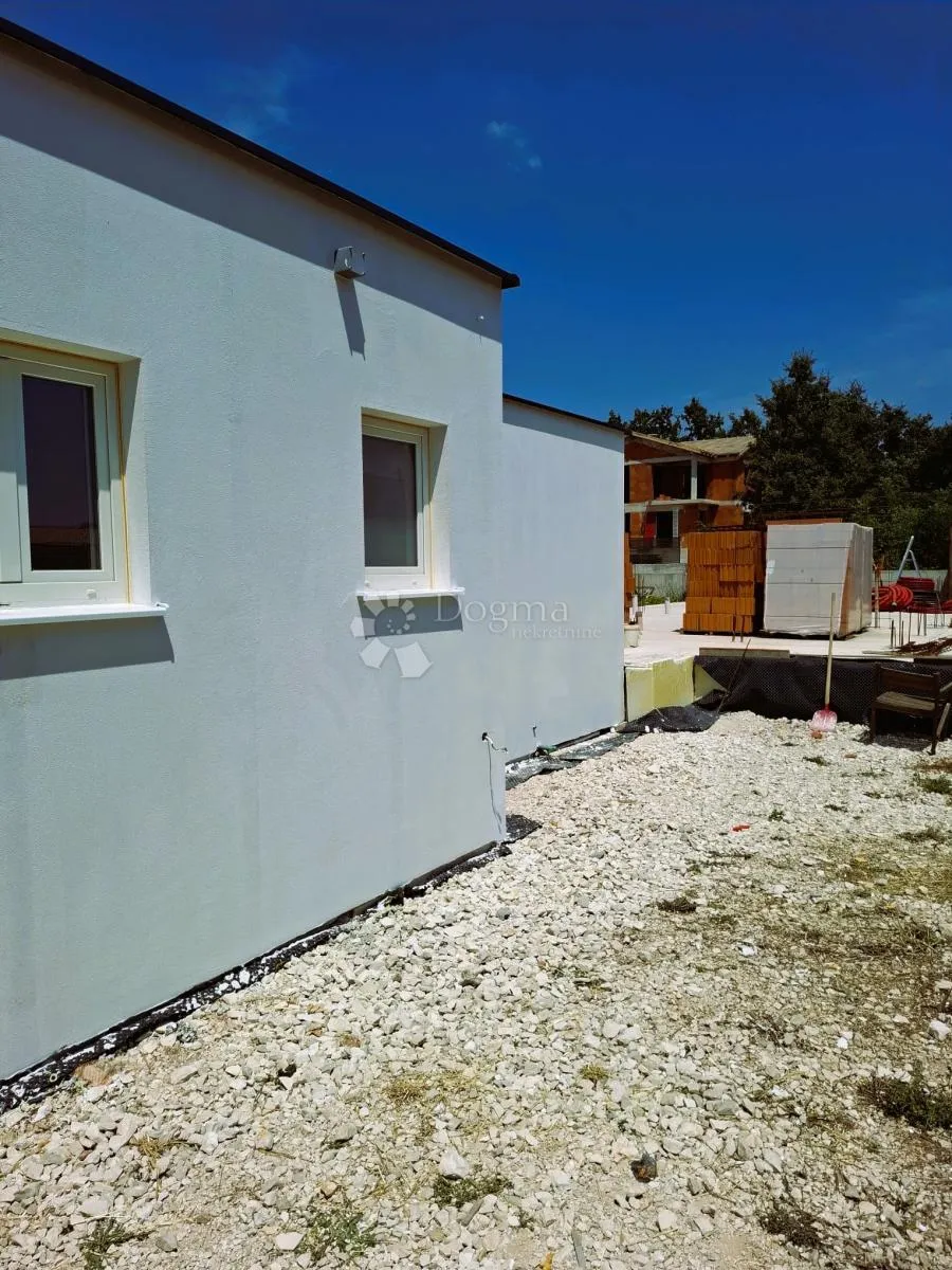 obiteljska kuća s bazenom bibići - slika 13