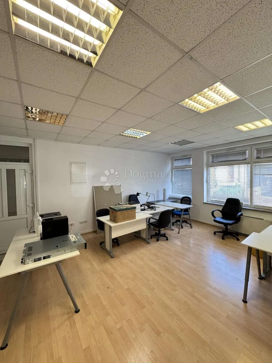 prilika - 300 m2 ili 150 m2 - po potrebi - slika 2
