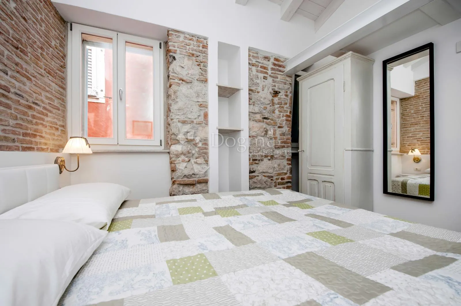 rovinj - sniženo! kuca s 3 apartmana u srcu starog grada - slika 61